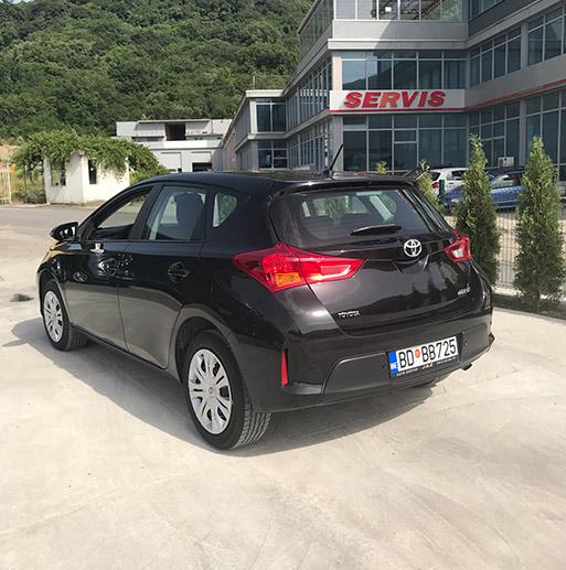 Toyota Auris photo 2